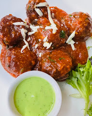 Veg manchurian with green chutney